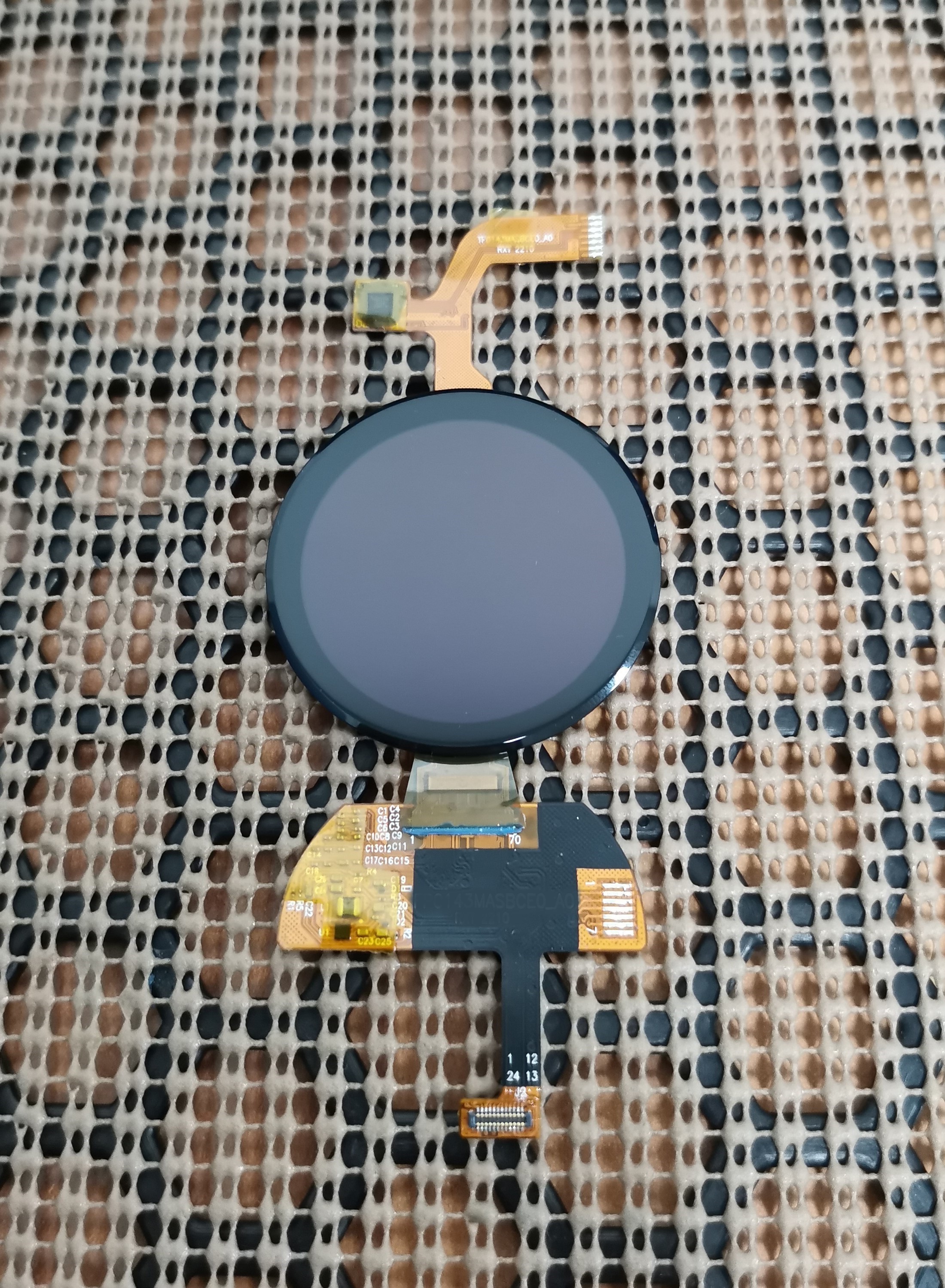 1.43 Inch Round Oled Screen, 466x466 Resolution , 24 Pin QSPI Interface 400 Cd/M2