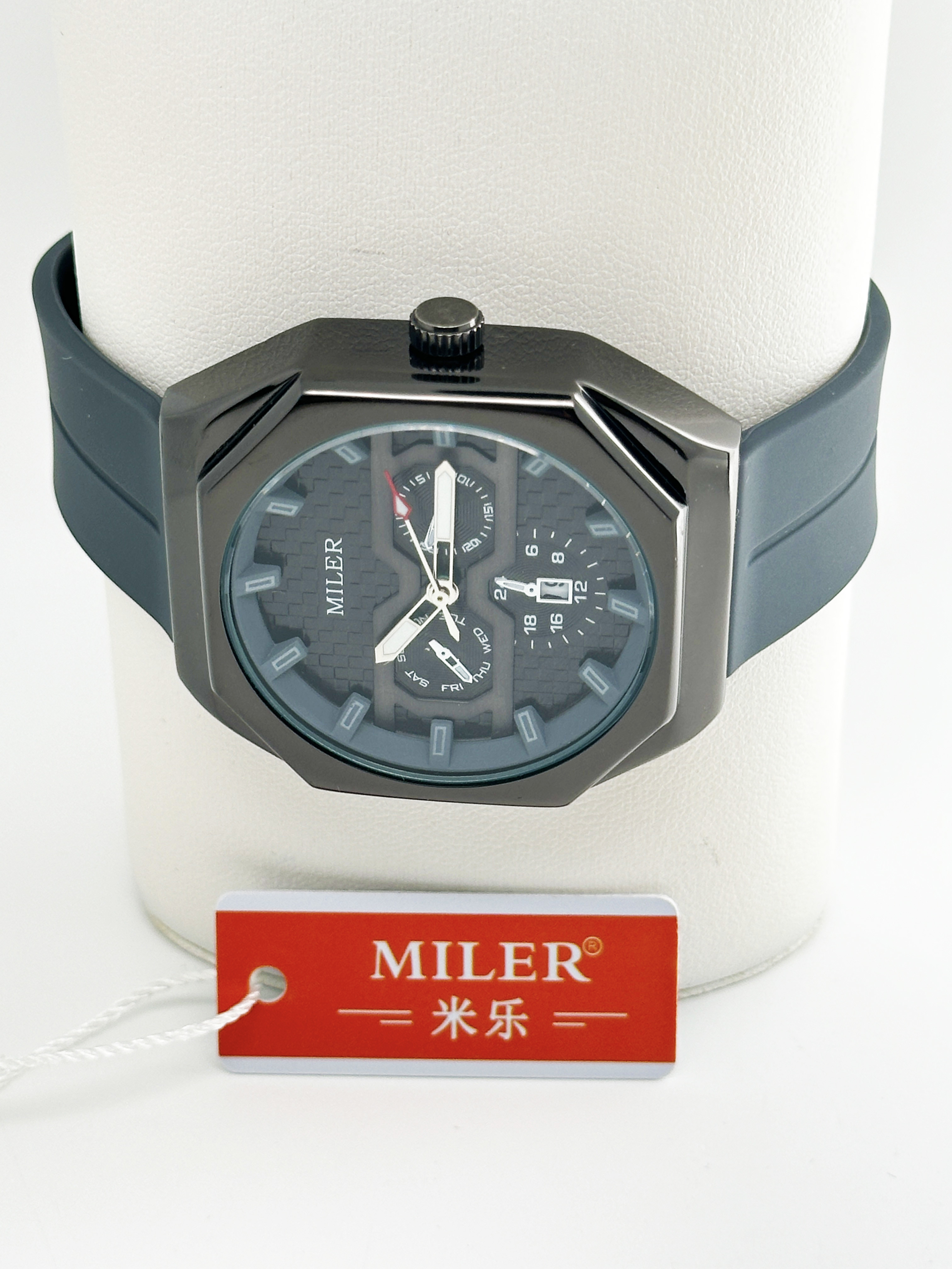 Casual Men's quartz Watches Minimalist Stick Needle Scale Three Eye Six Needle Waterproof men's quartz Watch