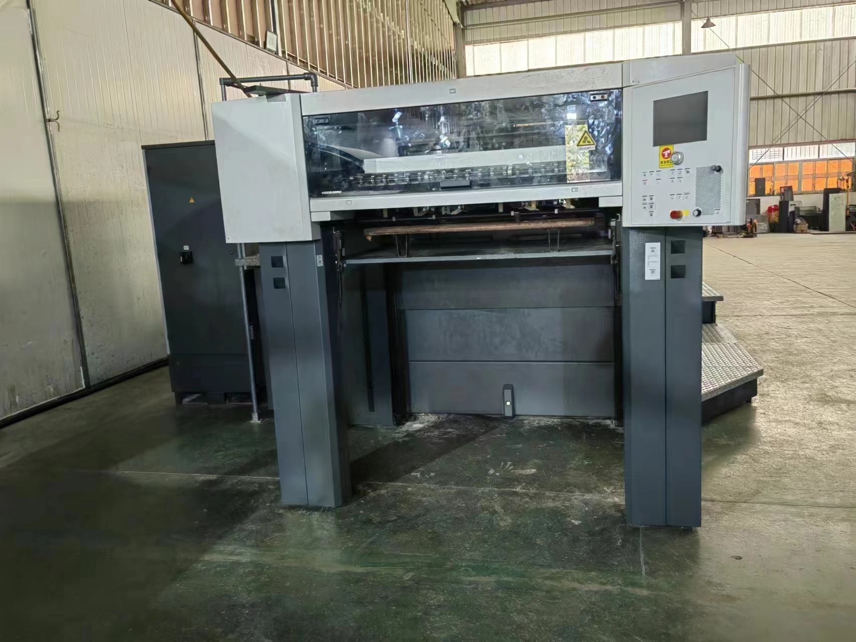 CD102-6 L Paper Offset Printing Machine With High Production Advantage 150000 KG