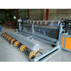 2m-4m width double wire feeding Fully Automatic Chain Link Fence Machine for
