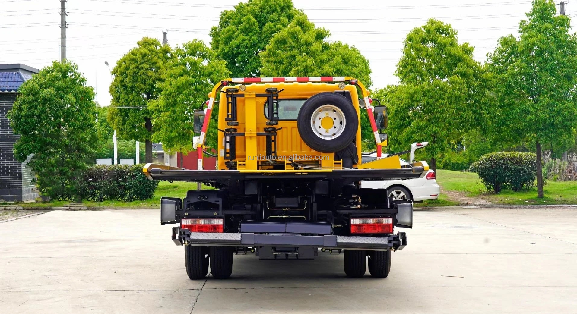 Factory DFAC DongFeng Wrecker Truck Small Mini Light Duty 5 Ton Flatbed Platform Tow Wrecker Truck