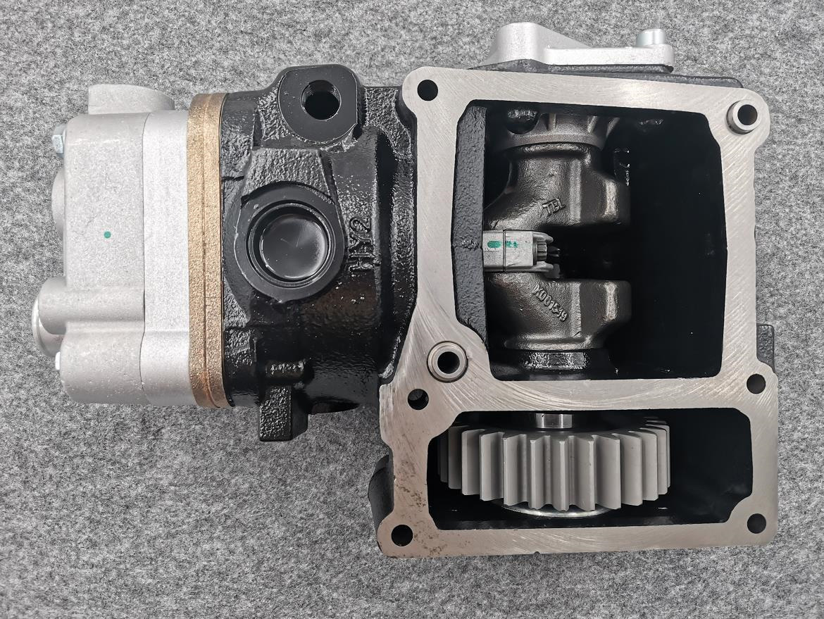 24V SITRAK MAN Engine Air Compressor A9061306815 A9061306715 Diesel Air Compressor