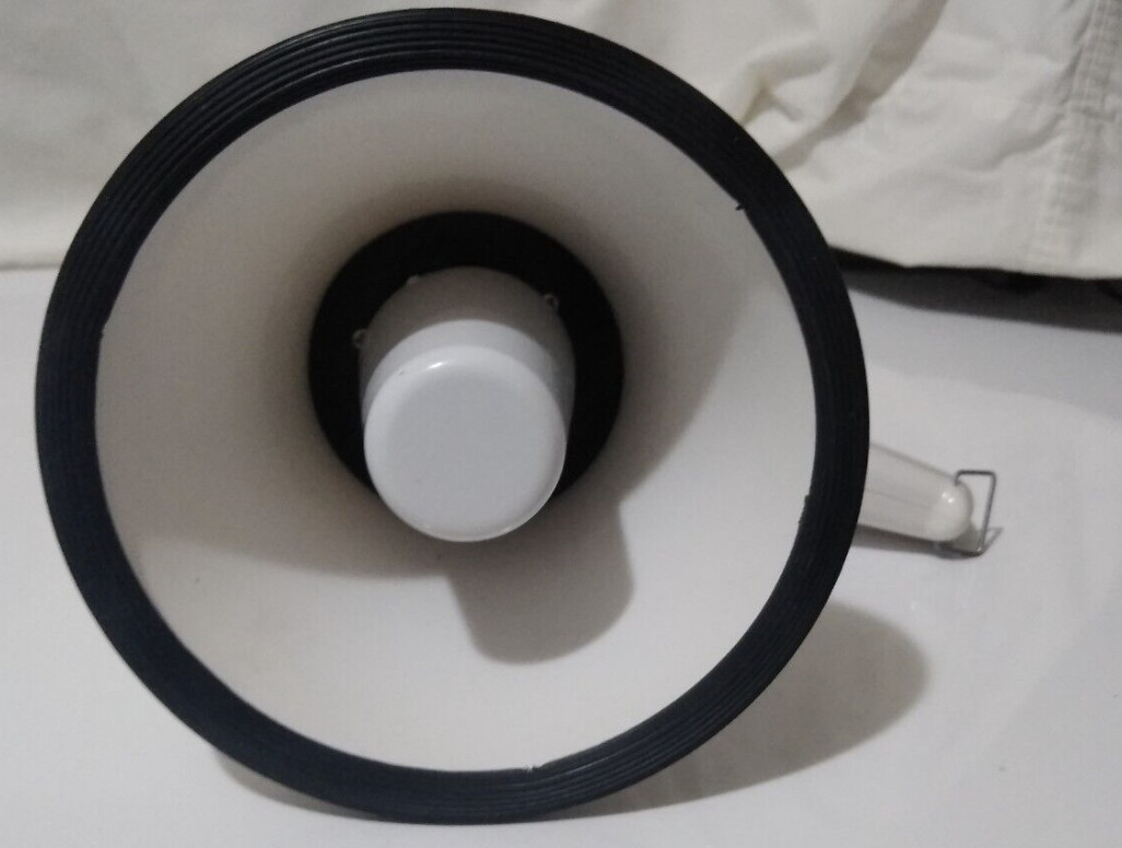 Lithium Battery Operated Bullhorn Bullhorn 20W 1 Channel Small Plastic Cheer Megaphones
