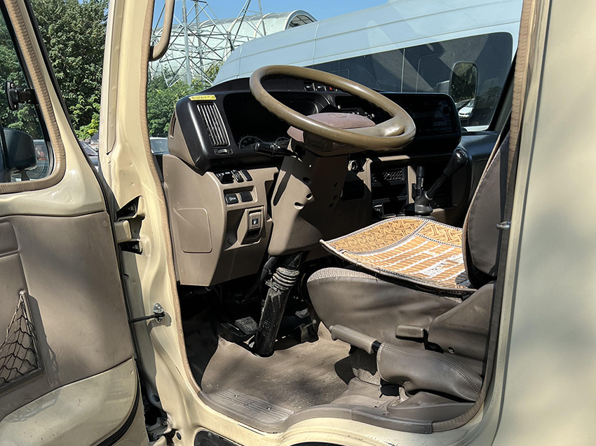 10-23 Seats Used Coster Bus Manual Transmission With Comfortable Seating