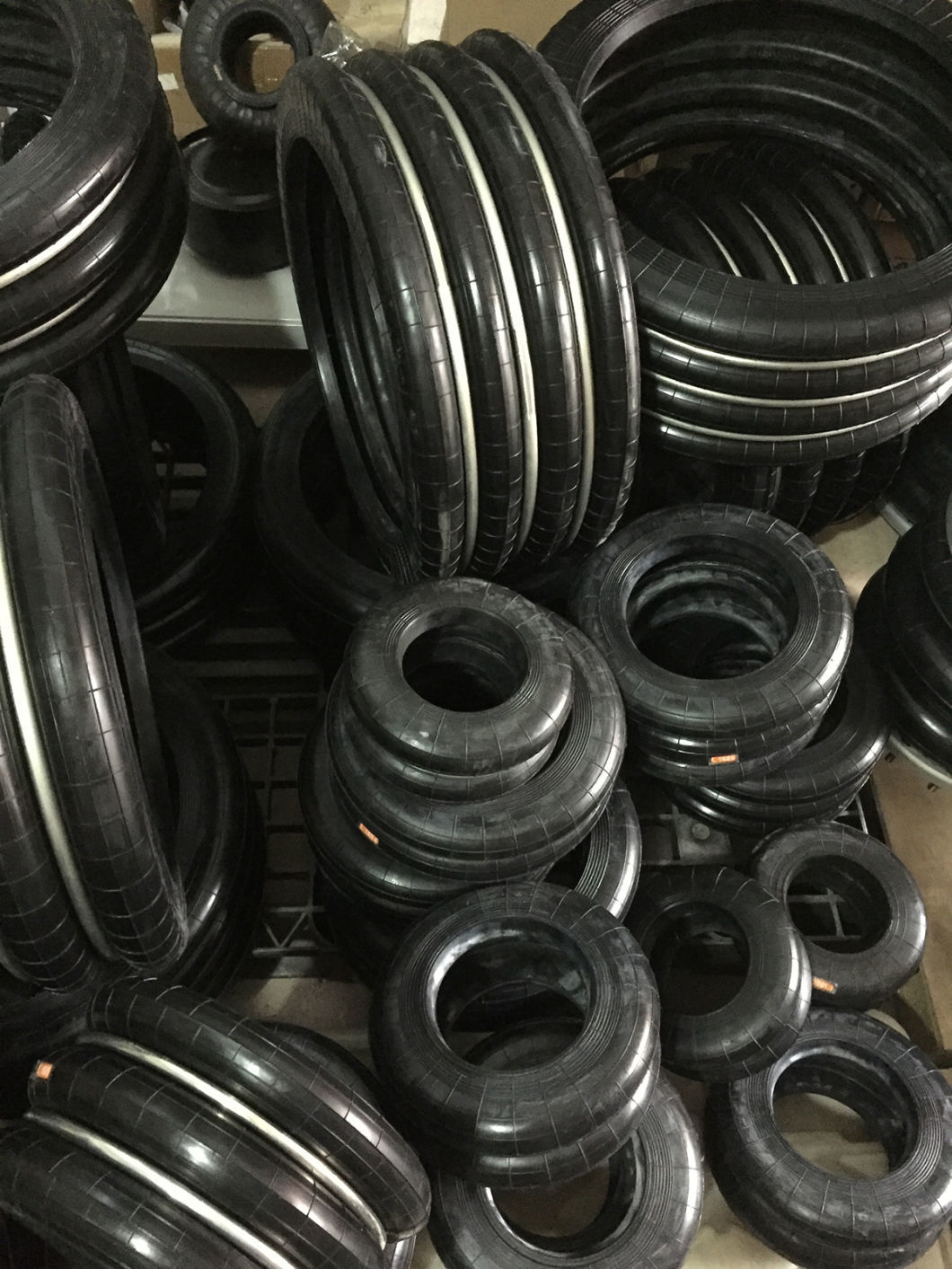 Punch Equipment Air Spring 300-3 Yokohama Air Spring S240-3r 3 Convolution 0.88 MPa