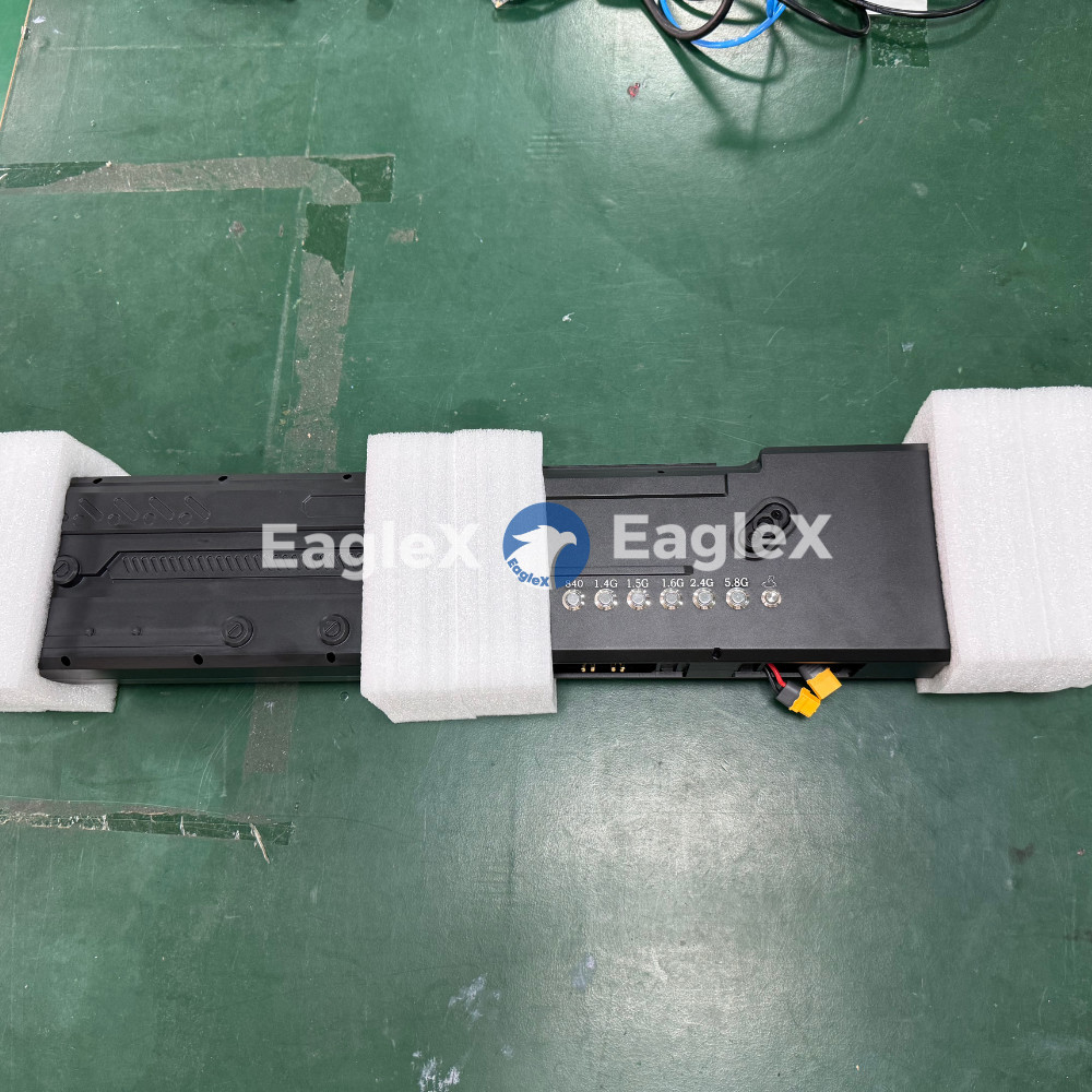 Lightweight 2KM Jamming 8-Bands Anti FPV Drone Gun 433MHz -5.8G Portable Anti Drone Jammer