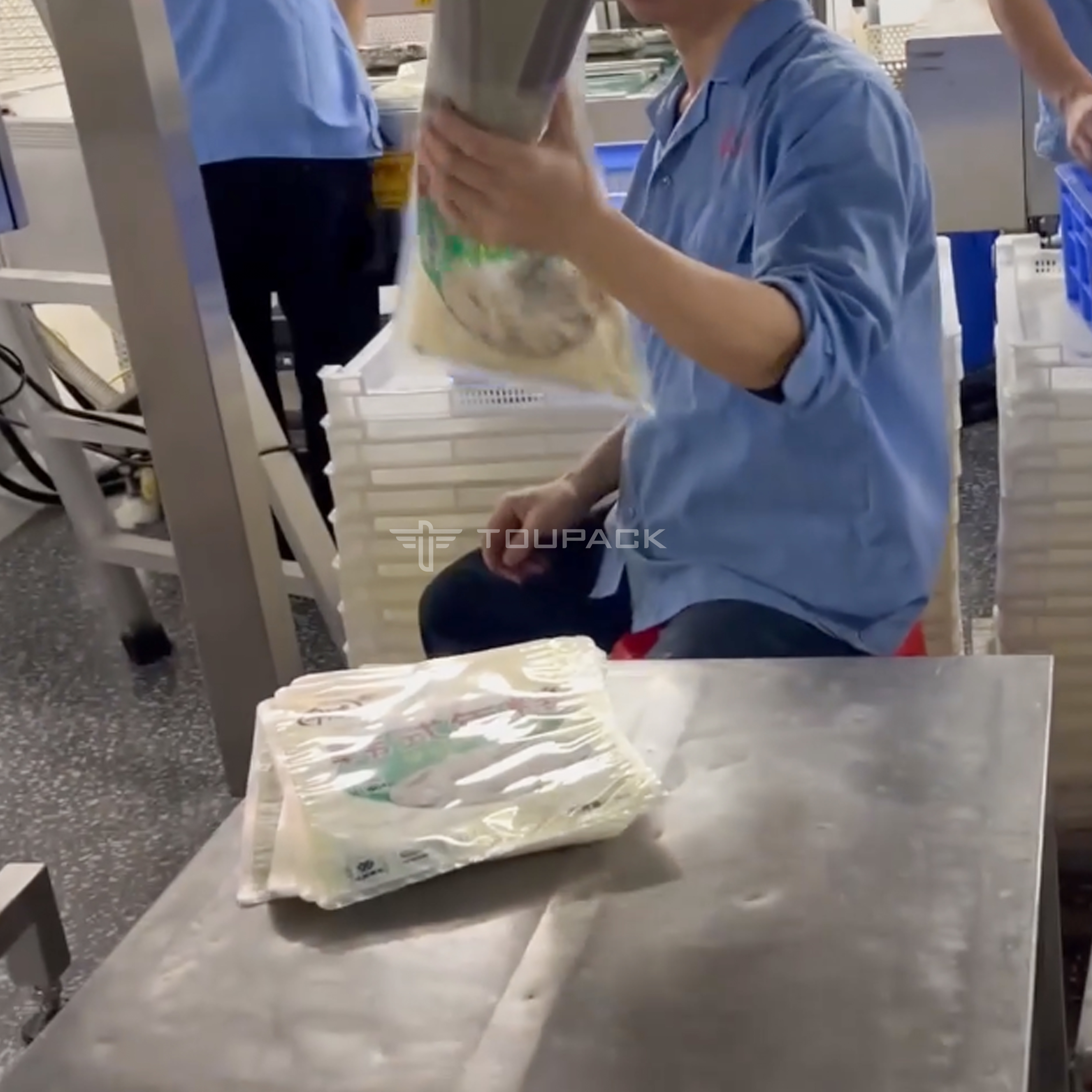 Semi Automatic Hand Bagging Rice Cake Weighing Packaging System With 14 Multihead Weigher