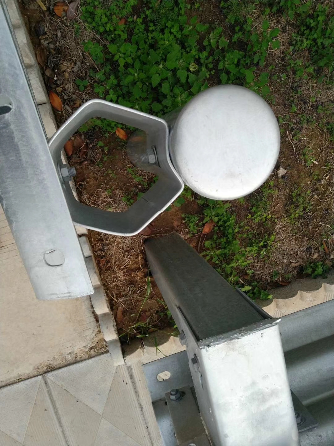 Highway Guardrail Post for Roadway Safety and JT/T281/AASHTO M180 Standard Compliance