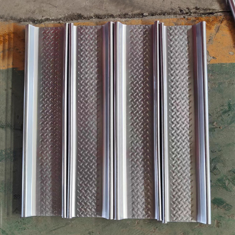 0.8mm 45# Steel Shutter Door Roll Forming Machine With 1 Year Warranty