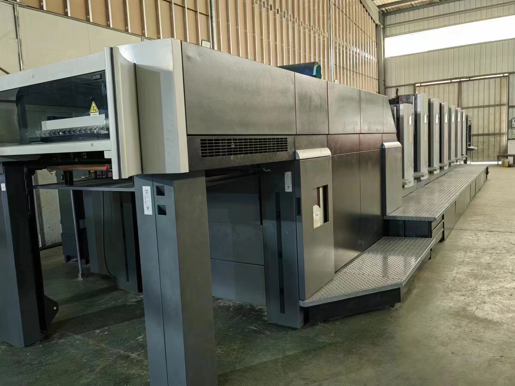 CD102-6 L Paper Offset Printing Machine With High Production Advantage 150000 KG