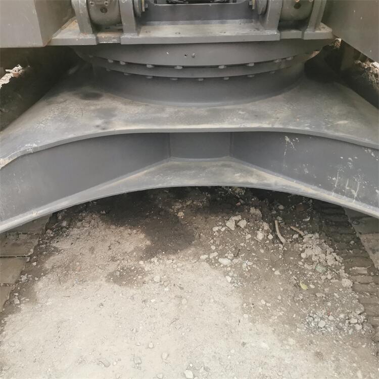 Volvo EC240 Excavator with Crawler Track and 1.2 m3 Bucket Capacity in Good Condition