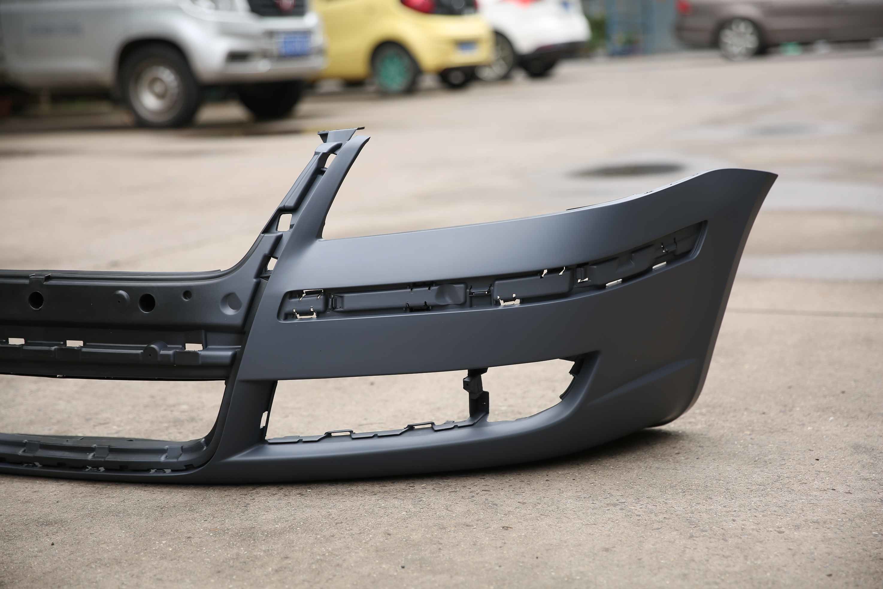 OEM 3BD 807 221 B5 97-00 VW Passat Lingyu 2005 2006 2007 2008 Car Front Bumpers Skin