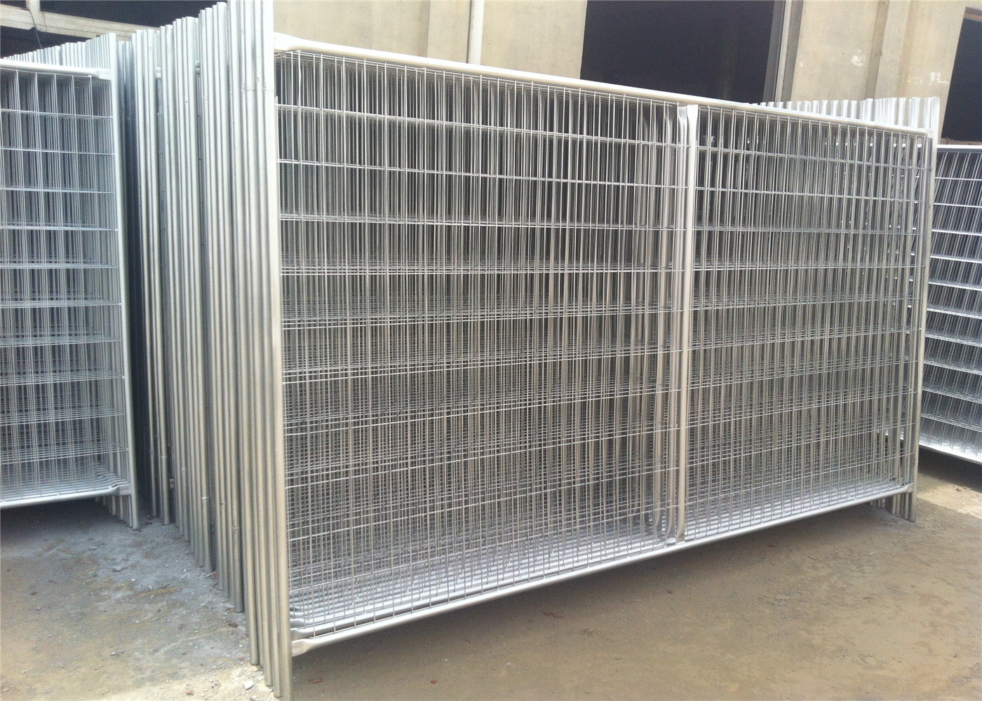 Customized Temporary Dog Fence Chain Link Fence Dog Kennel 2100mm X 2400mm