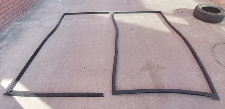 EPDM Rubber ISO Shipping Container Door Seal Gasket Strip for Standard Set 1141 x 2251 / 2556mm Black Chemical Resistant