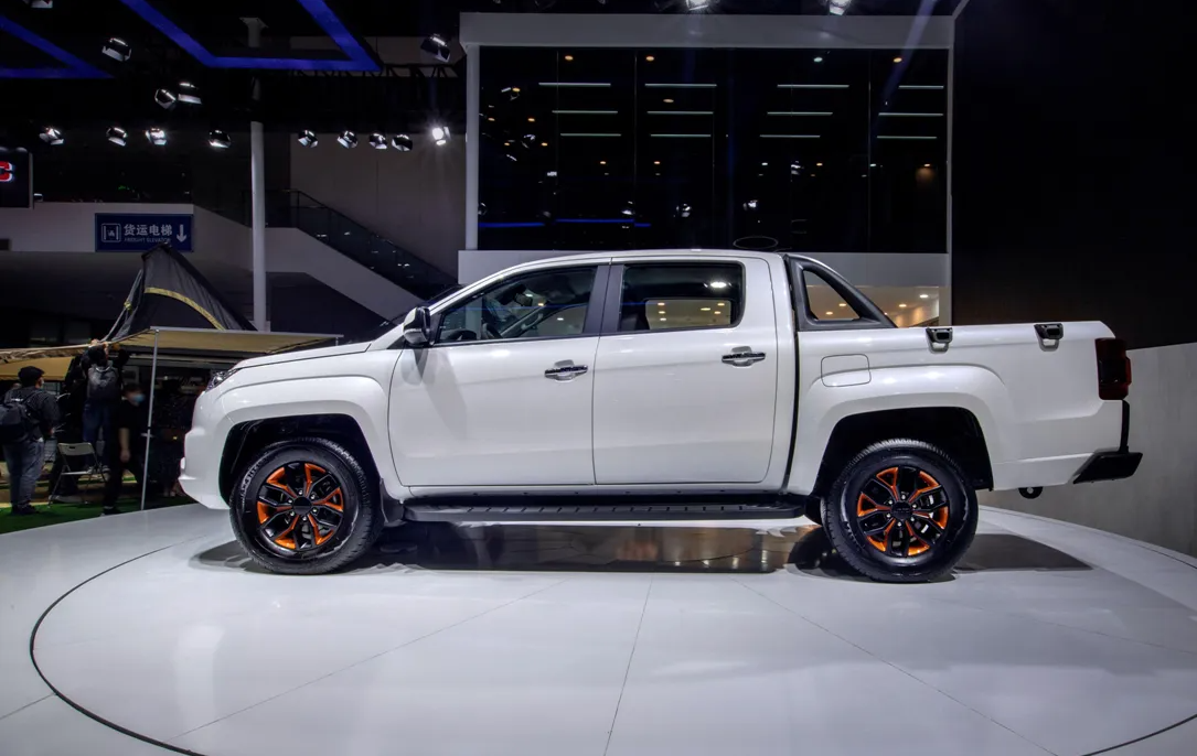 Tiger Electric Pickup Truck 2024 EV Pickup Van Mini Trucks Engine Powerful 120kw LED Leather Single Lithium Dark Automatic