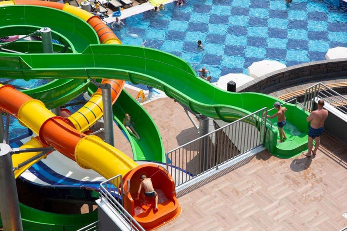 OEM Outdoor Water Park Playground Amusment Rides Playhouse Slide For Kids