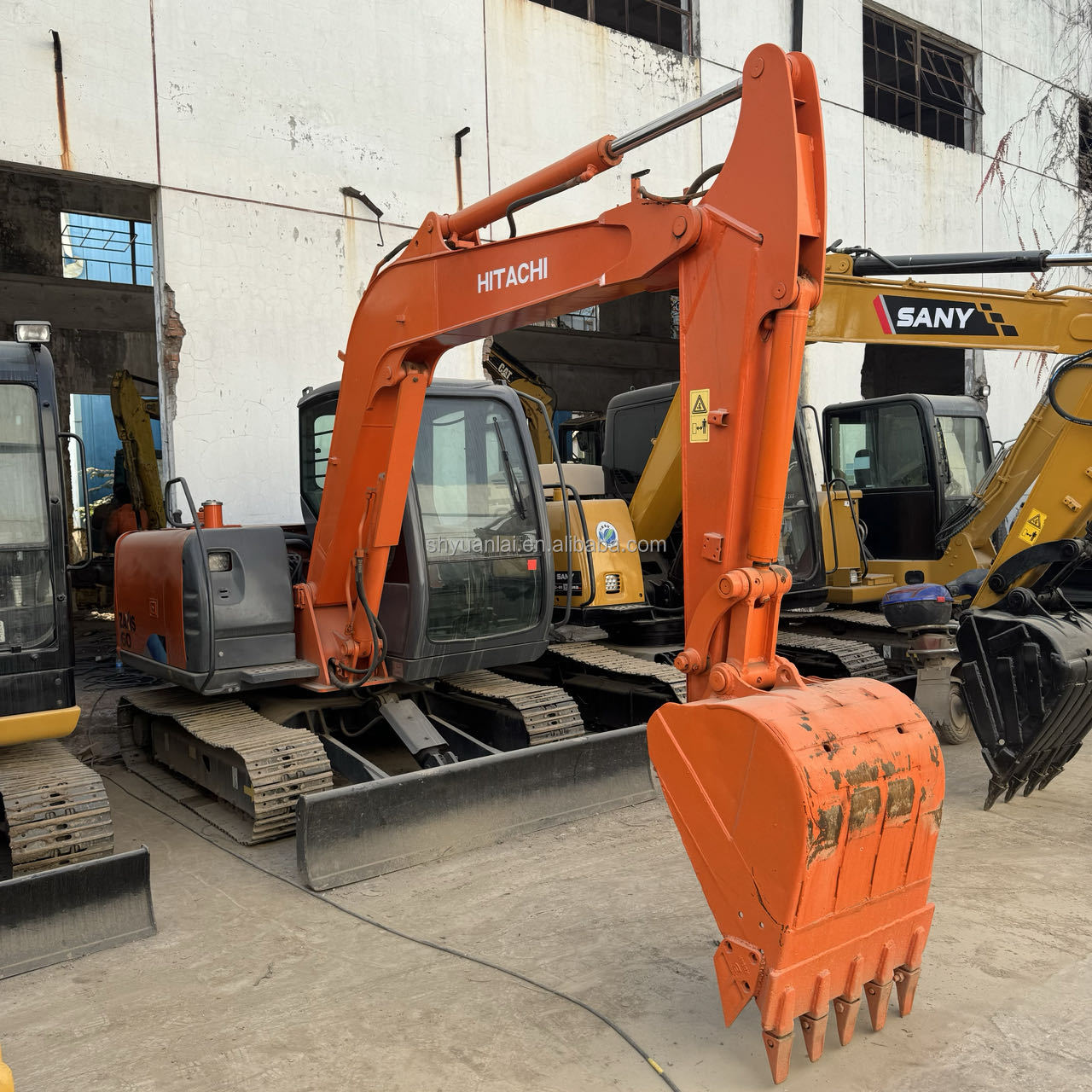 Original Hydraulic Valve Used Hitachi Excavator ZX60 with High Comfort and Safety