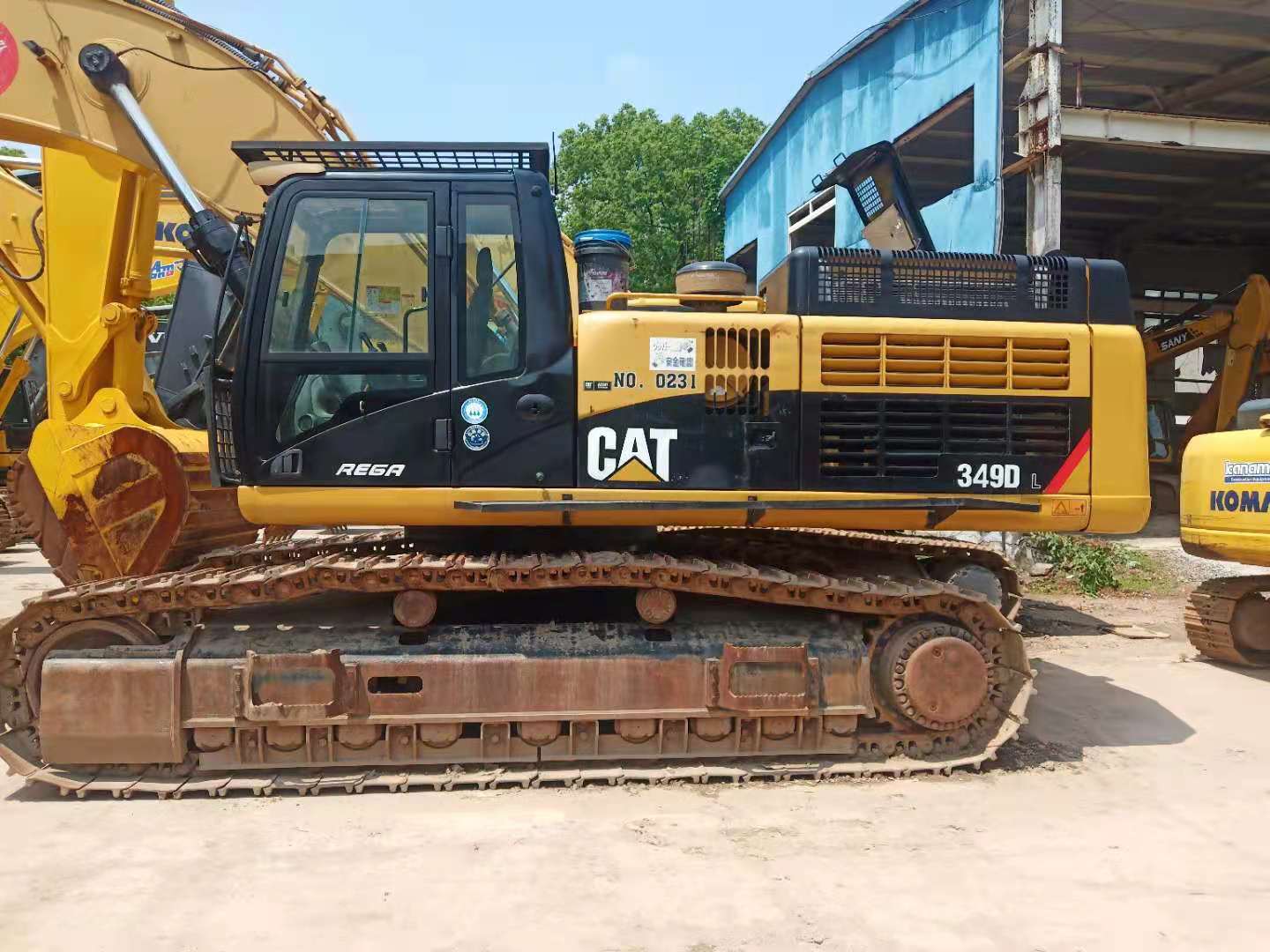 Used Caterpillar Cat 349D L Excavator 20 Tons 283 kW Power Yellow Low Working Hours