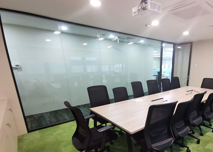 New Trand Dimming Glass Partition With Electric Atomized Glass Partitions For Meeting