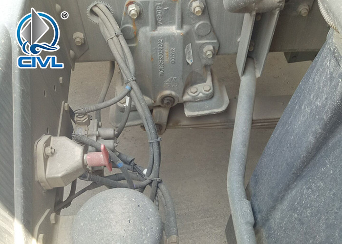 New Sinotruk Howo Tractor Truck HW 79 High Roof Cab Two Beds102 Km/H Prime Mover Used With Semi Trailer