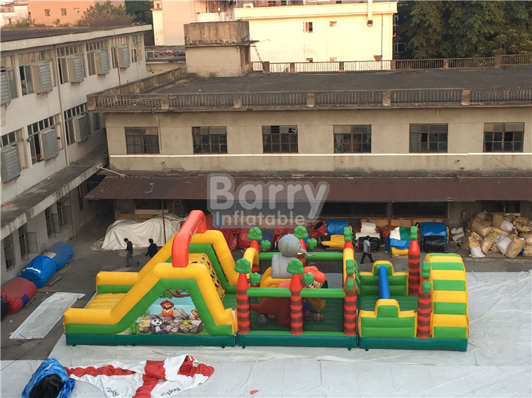 Challenging Inflatable Obstacle Course Bounce House Red , Blue , Black