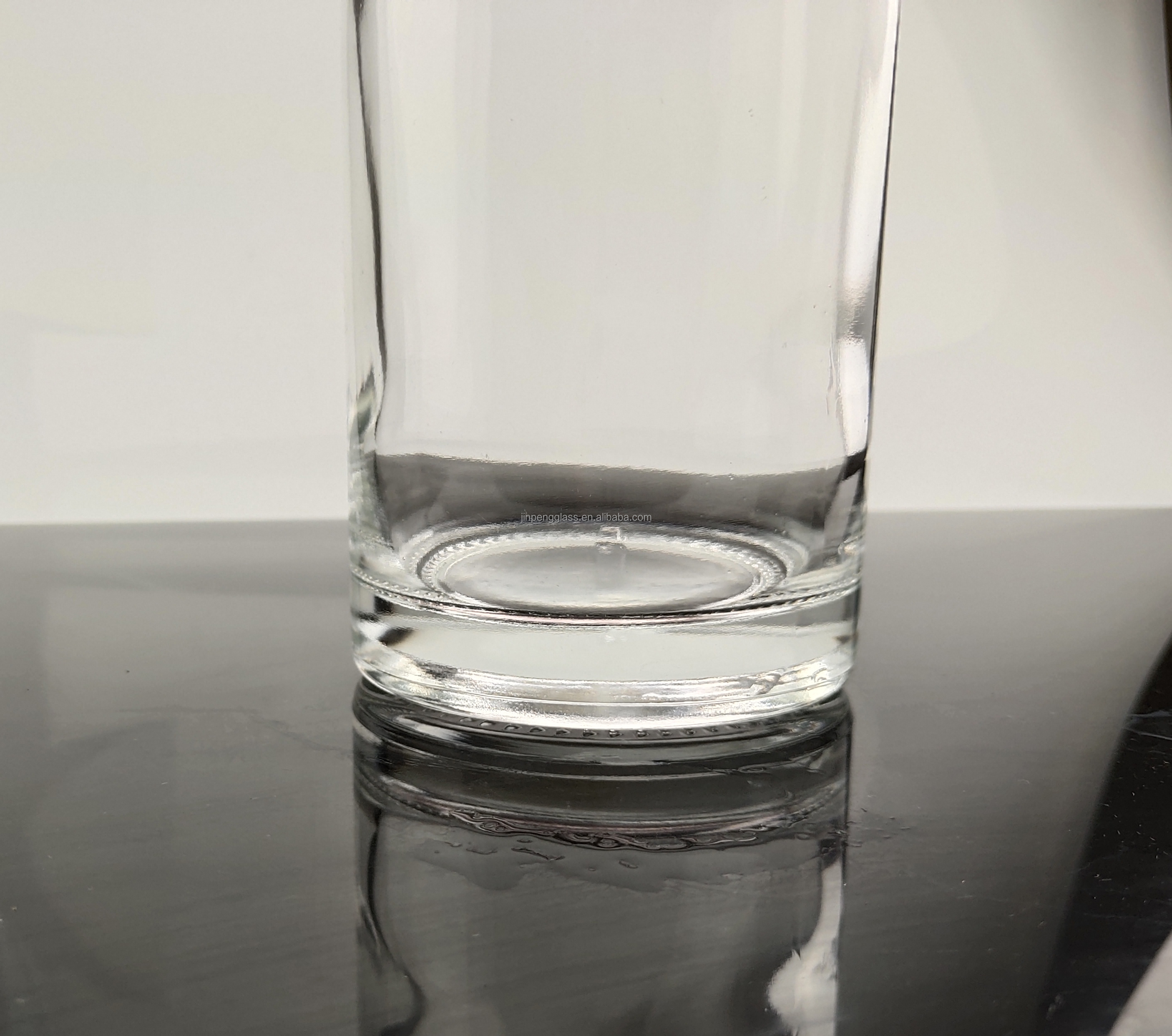 Global Classic Round Shape 70cl 75cl Glass Bottle For Liquor With Customized Logo