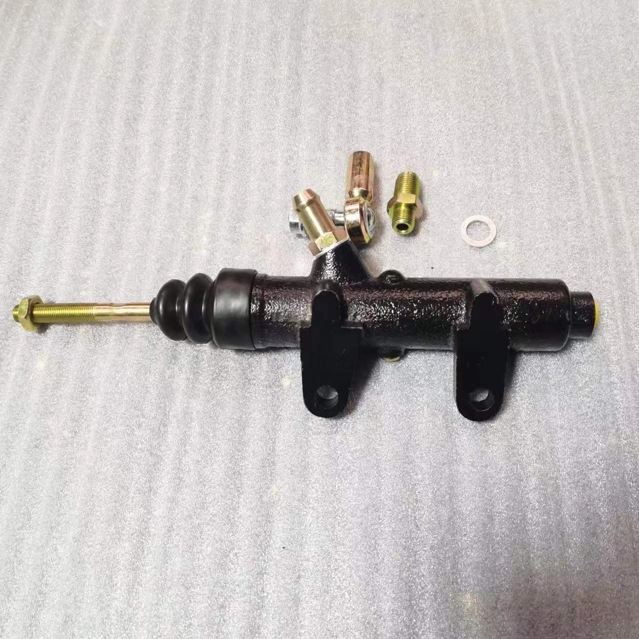 Standard Size Engine Clutch Master Cylinder for Dongfeng Truck Off-Road 1604010-C0100