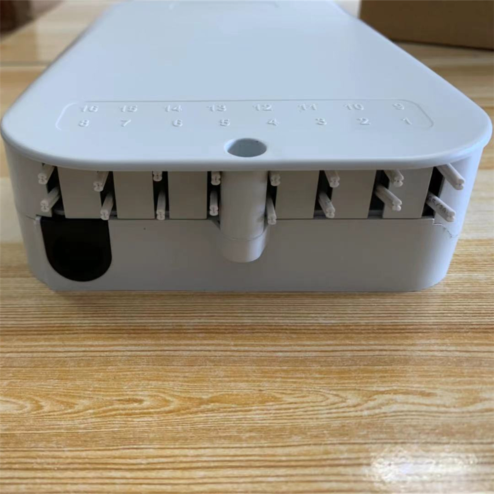 16 Cores White IP55 Fiber Optic Wall Mounted Fibre Termination Box For FTTX Network
