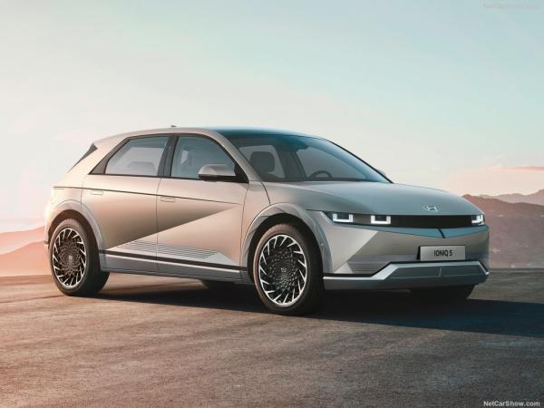 new family of all-electric cars from Hyundai Ioniq5 Charming, futuristic design