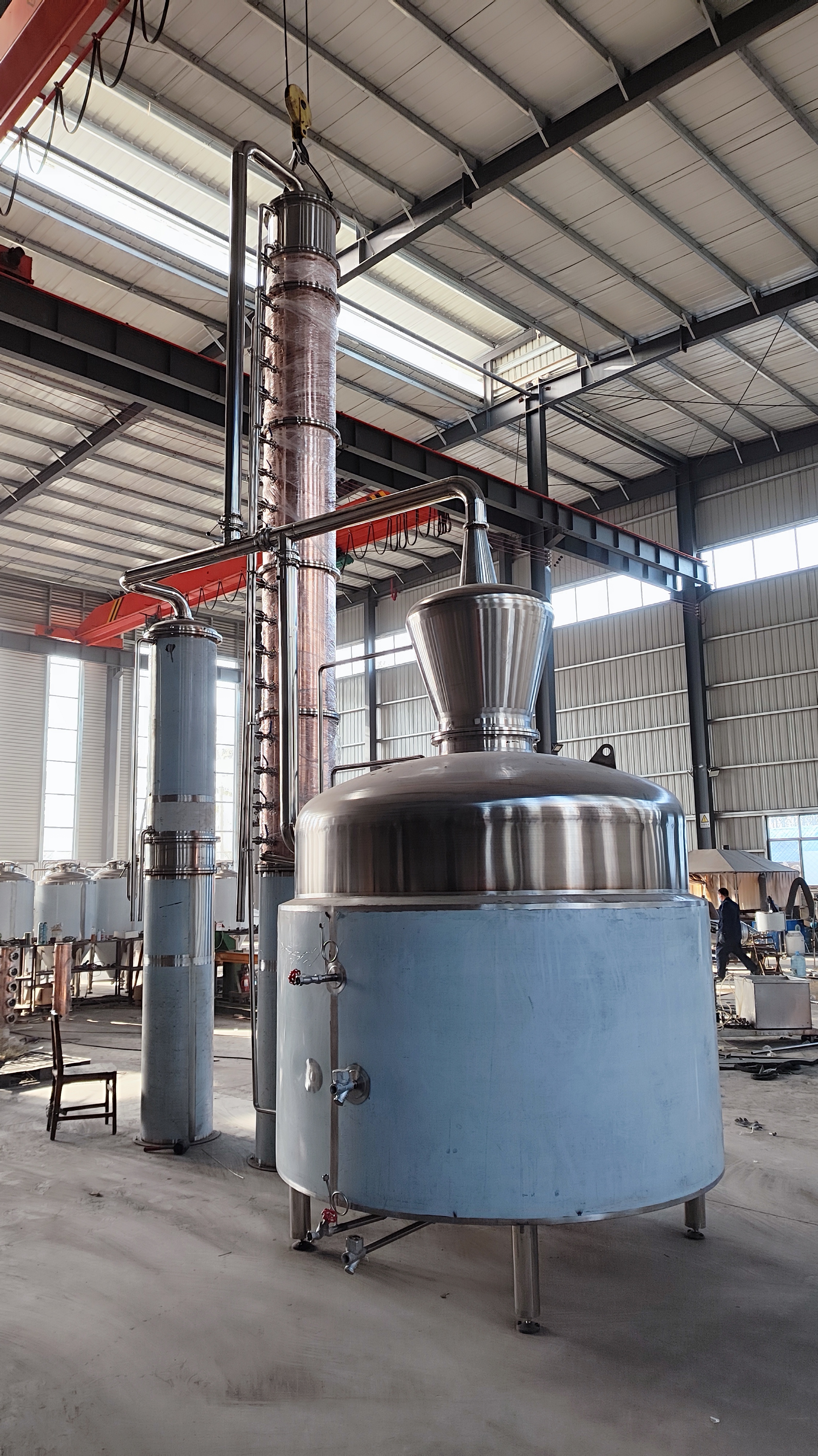 GHO 3000 KG Stainless and Copper 2000L Vodka or Whiskey Distillation Equipment with 1