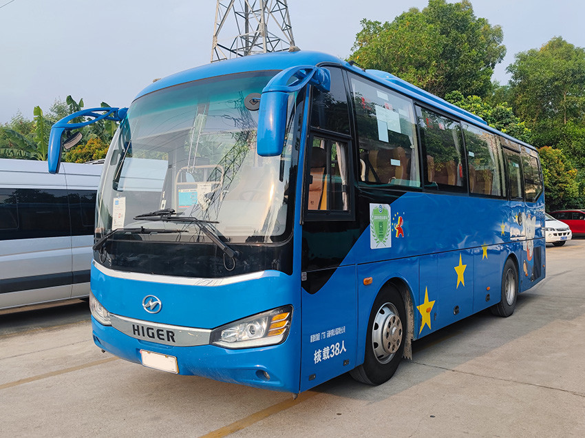 Euro 5 LHD Second Hand Buses And Coaches Yutong Diesel Used Coaster Bus 38 Seats