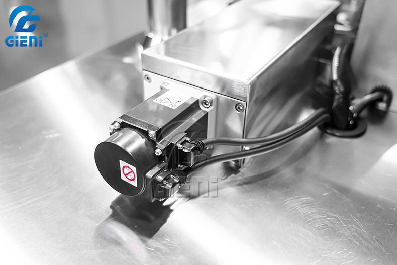 5L Single Nozzle Lotion Filling Equipment Laboratory Type