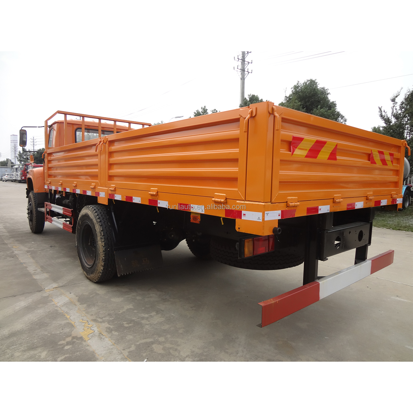 Mountain Road Mitsubishi Canter Fuso Fighter Dump Truck With Crane