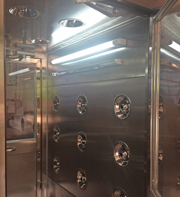 Fast Rolling Curtain Door Cargo Air Shower With Photoelectric Sensor