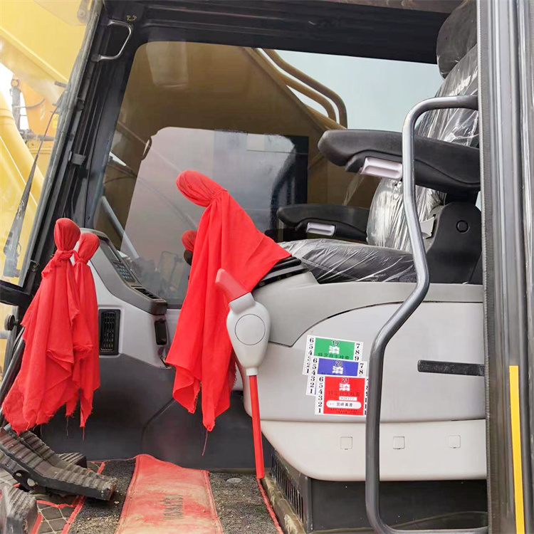 Shanghai Large Mining 45 Ton Used Komatsu 450-7 Excavator in Original Good Condition