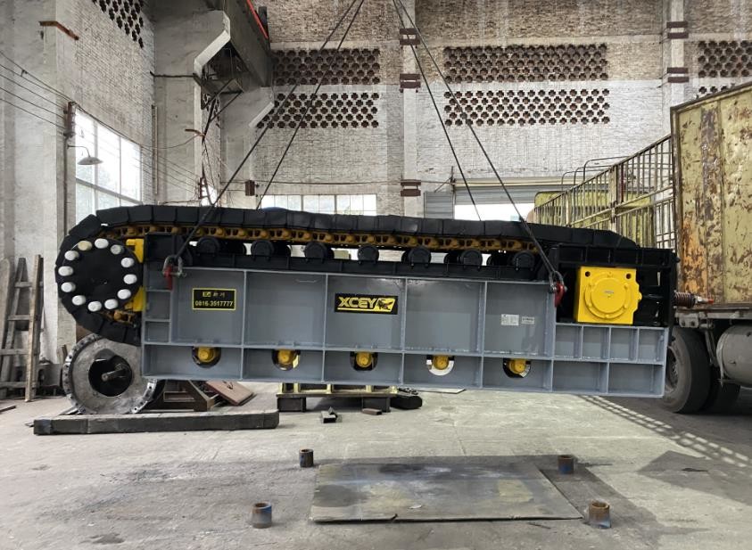 Heavy Feeding Equipment Apron Plate Feeder With 11kw Motor Stainless Steel