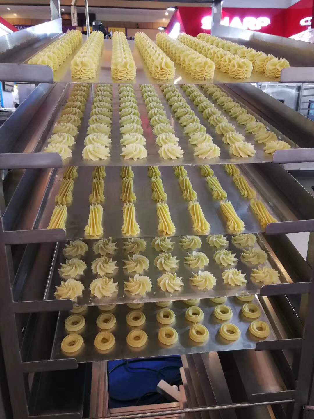 Food Factory Cookie Depositor Machine PLC Touch Screen Jenny Cookie Maker