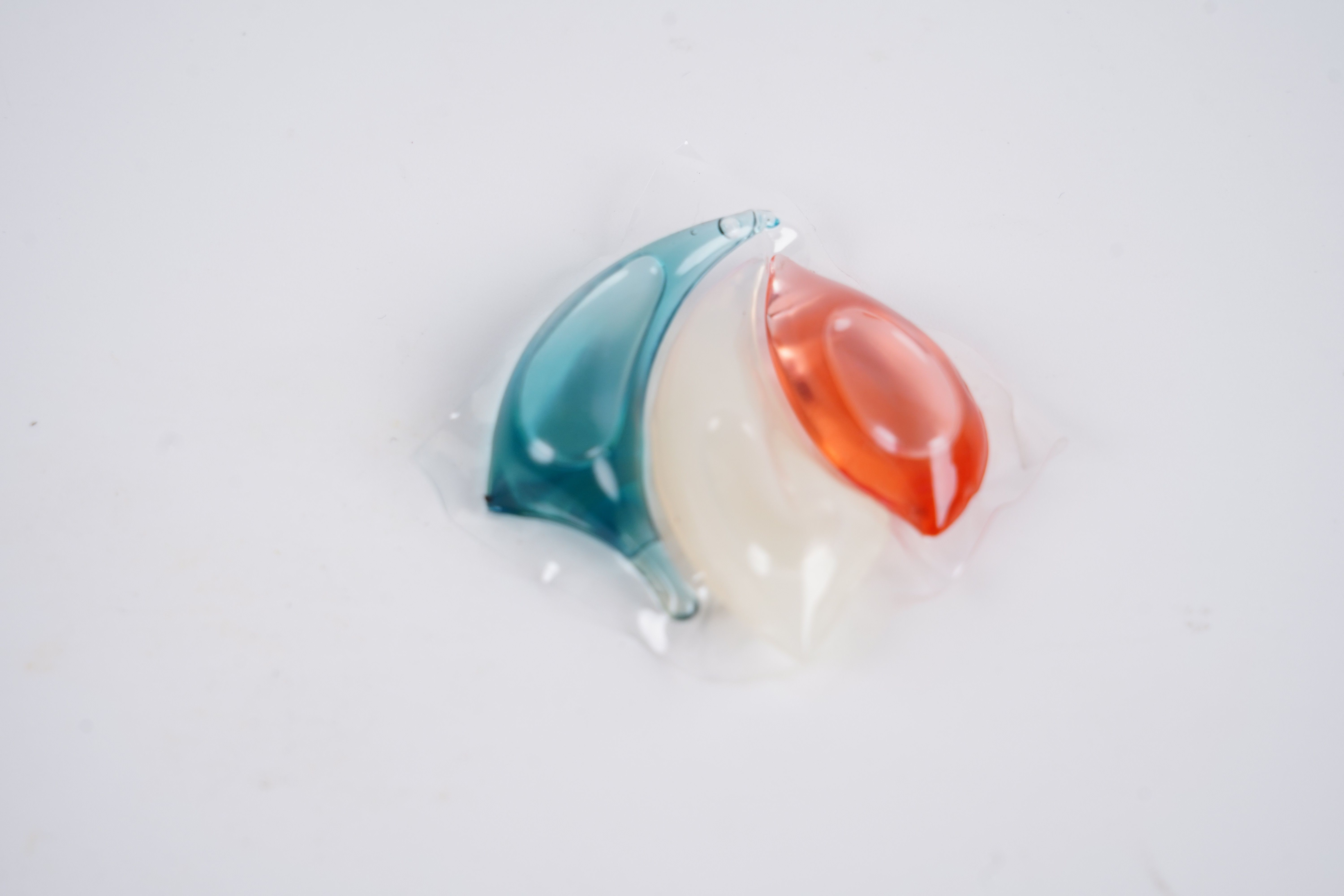 Three Cavity Laundry Pods Laundry Capsules Clean Sterilization Mite Removal Multi Effect Fragrance Beads