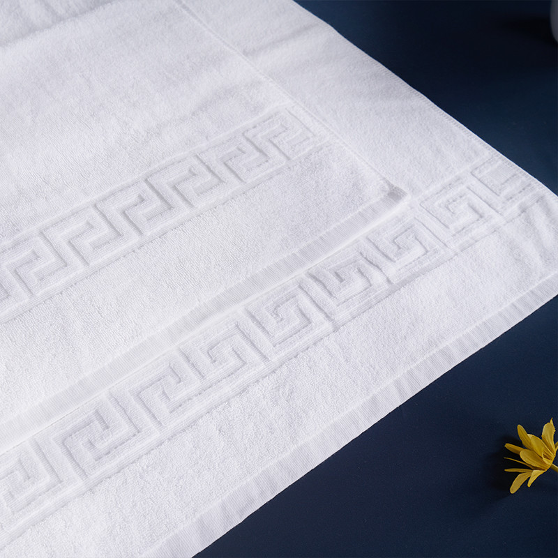 Adults Hotel Towel Set Jacquard Customized Color Embroidered Logo Woven
