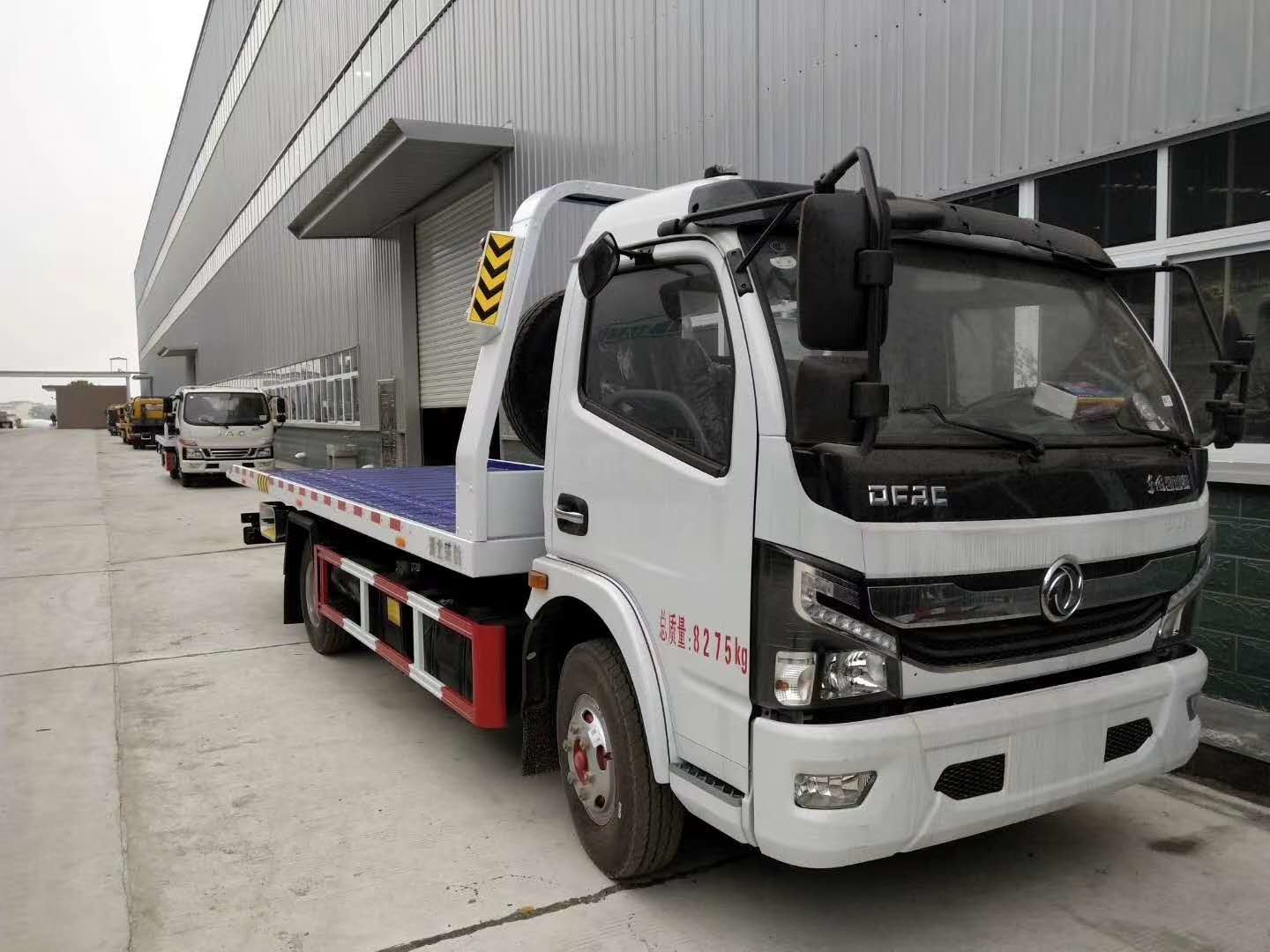 Euro 3 Dongfeng 95HP 6 Wheel Road Rescue Tow Trucks 3 Tons 5 Tons 6 Tons