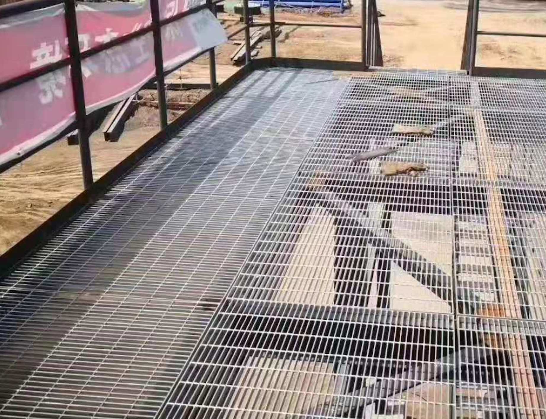 20mm Carbon Steel Grating 60mm Hot Dip Galvanised Steel Walkway Grating