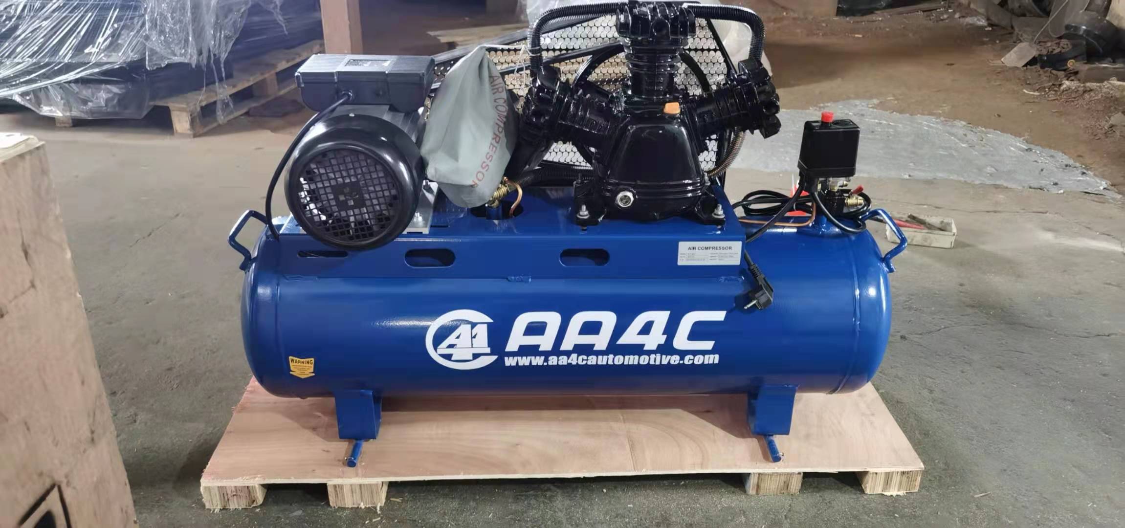 AA4C Air Compressor V-0.6/8