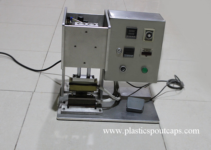 Semi - Automatic Plastic Spout Stand Up Pouch Sealing Machine For Seal Press Nozzle