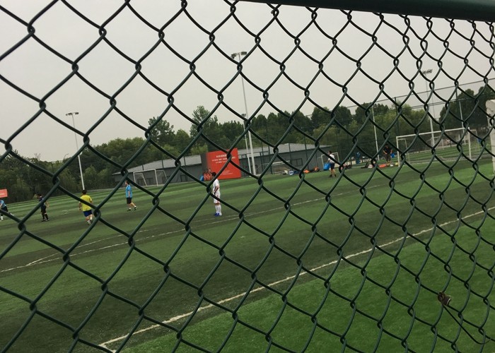 3.2mm Diameter Modern Chain Link Fence Wire 3.0m Height For Football Area