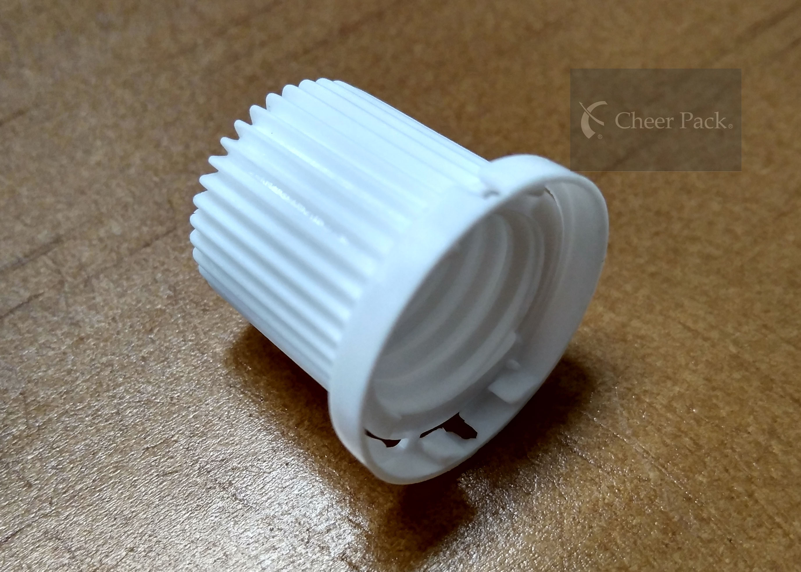 Heat Seal Size 25 Mm Twist Top Cap For 200ml Fruit Juice Pouch , White Color