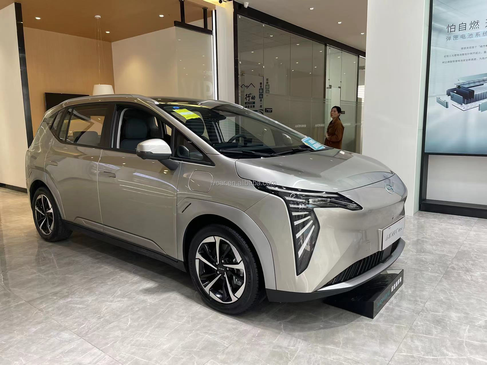 Guangqi Aian 2023 's TPMS Popular Energy Vehicle SUV with Large Space and 5 Seats