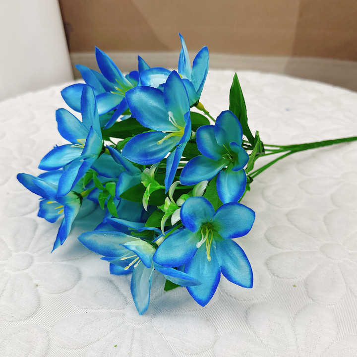 Manufacturers Direct Selling Artificial Lily Flower Bouquet Hot Sale Home Decoration Wedding Celebration Fake Flower Bouquet