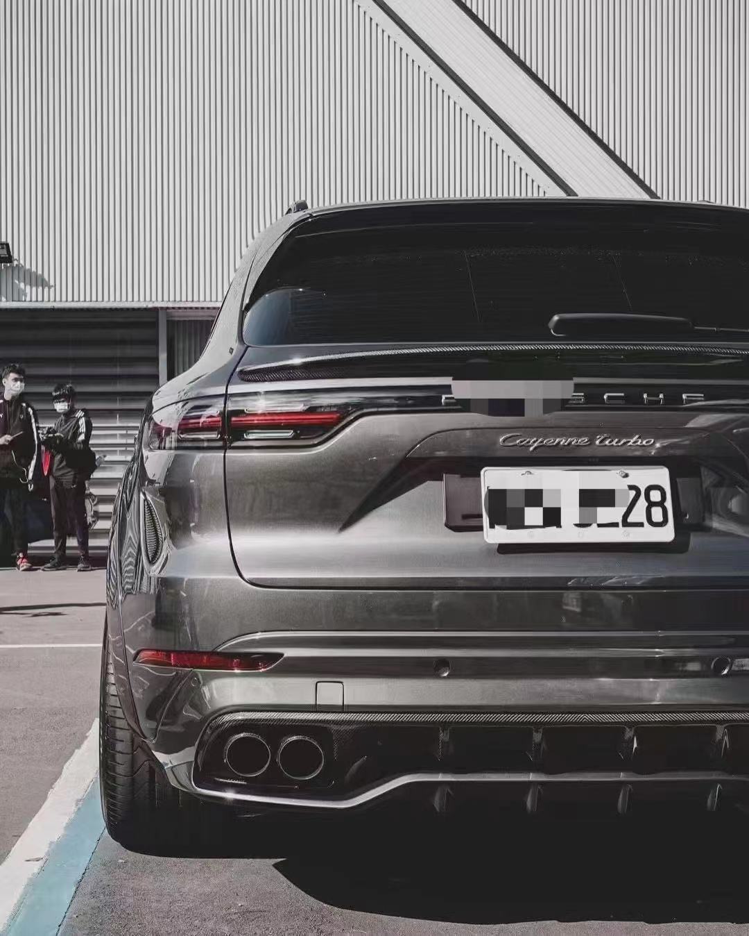 Cayenne Carbon Fiber Body Kit for Porsche Cayenne MTR Dry Carbon Fiber Body Kit Front and Rear Bumpers