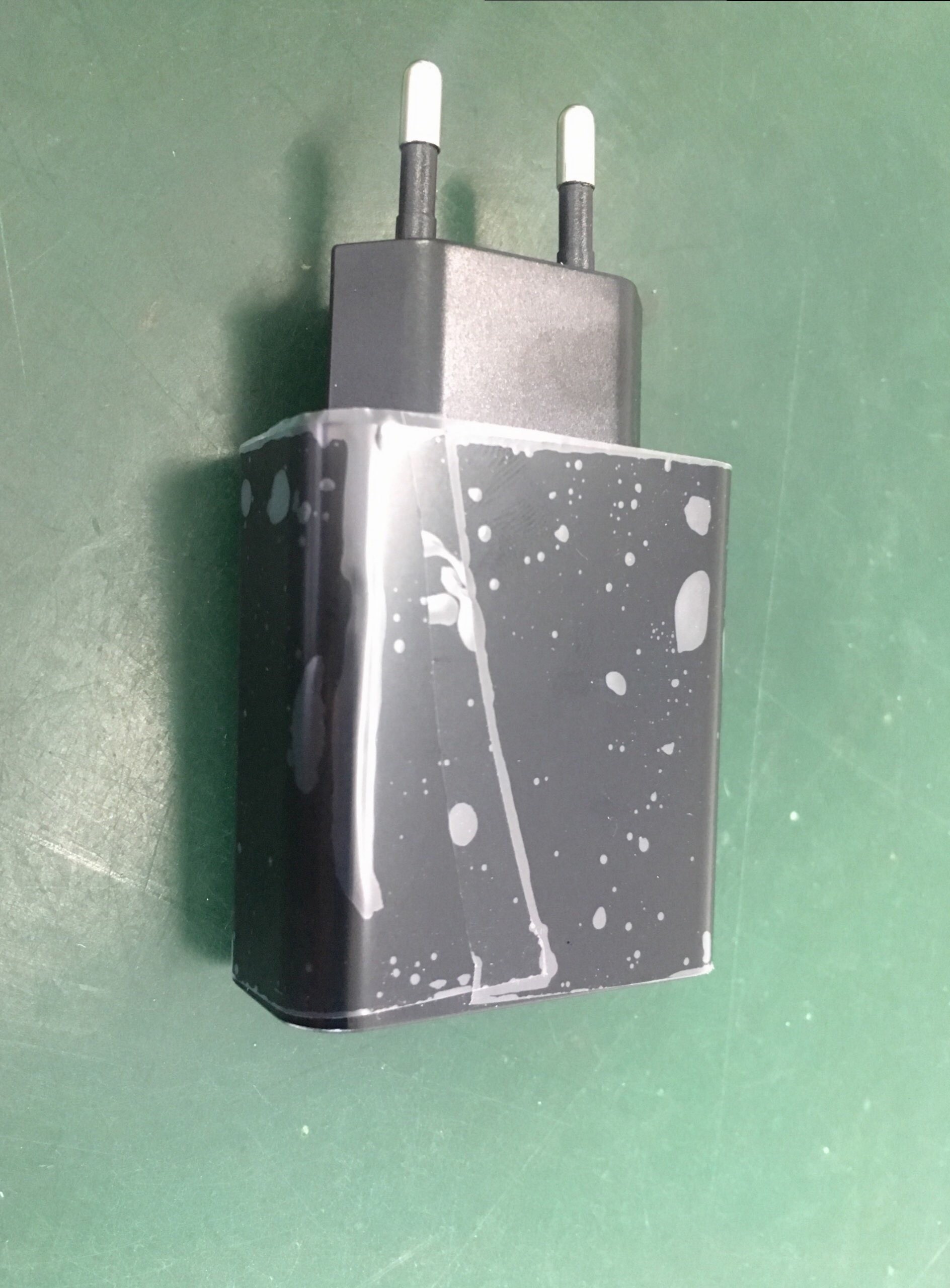 24W US PD TRAVEL CHARGER TYPE-C 28W FAST CHRGER for Macbook compatible with HUAWEI QUICK CHARGE QC3.0/QC2.0