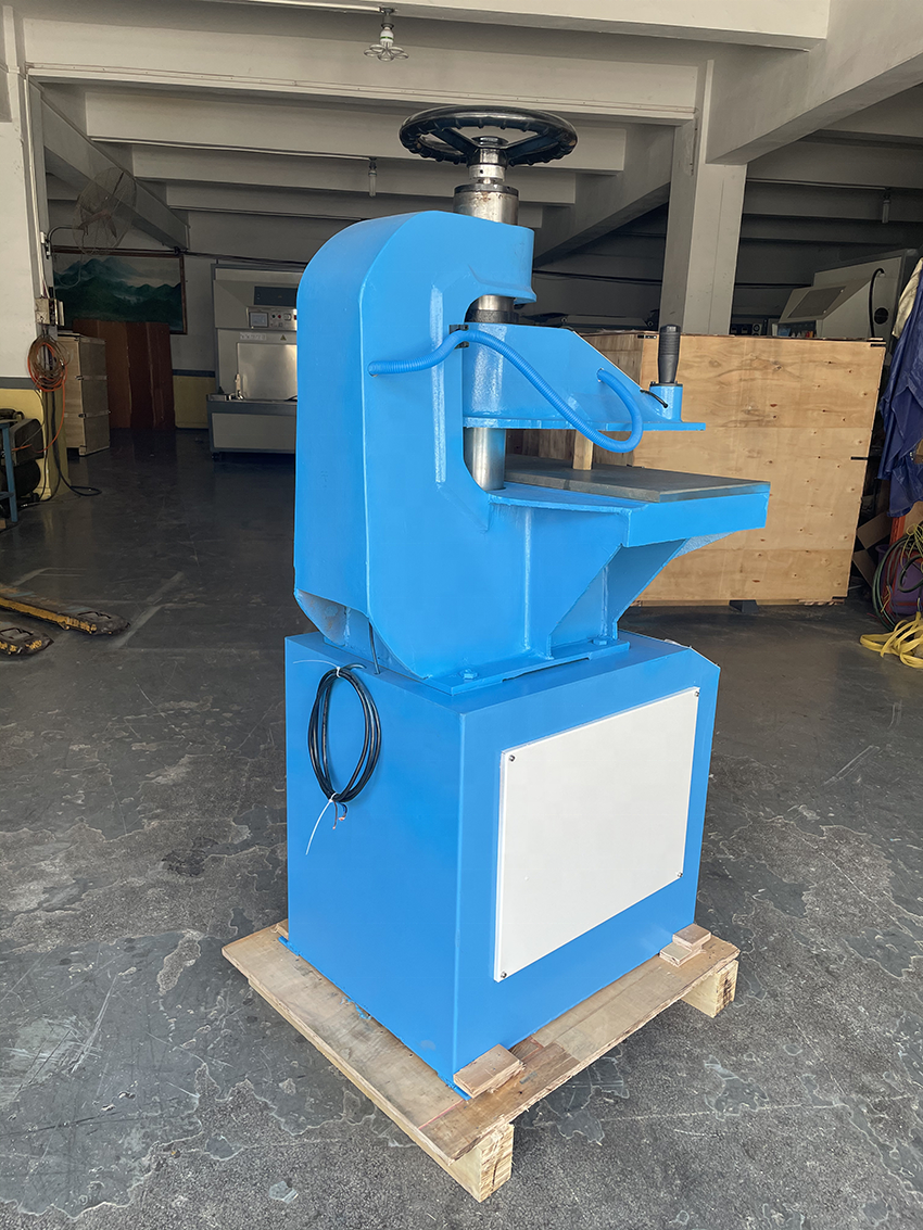 760*670*1560mm Hydraulic Clicker Press Machine Shoe Fabric And Leather